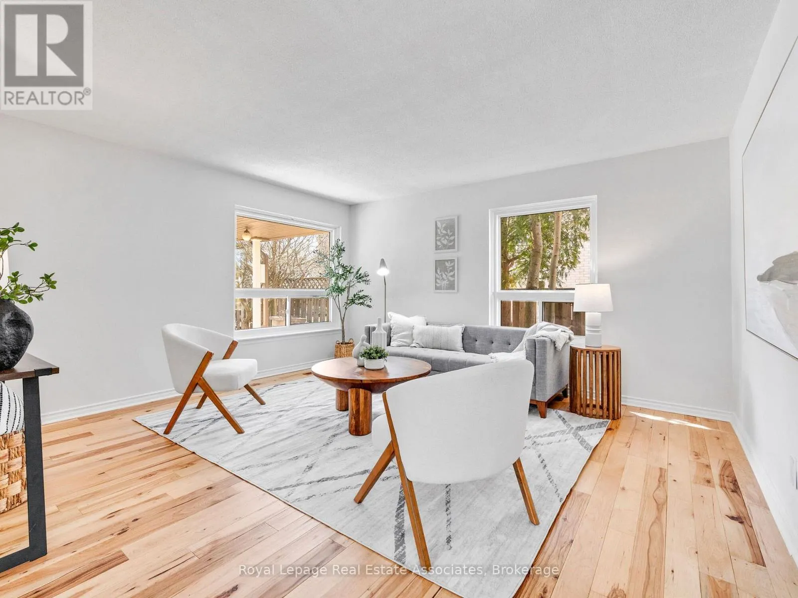 4 DUNRAY COURT