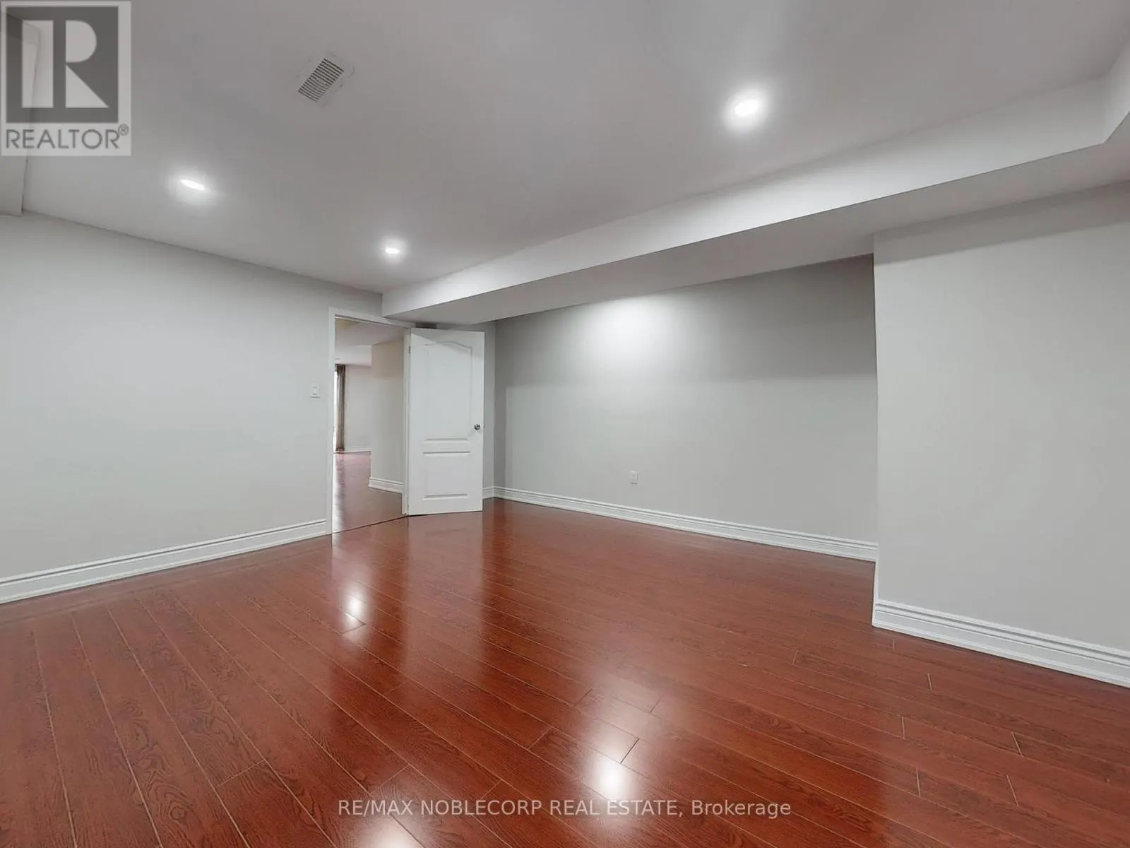 892 SWEETWATER CRESCENT