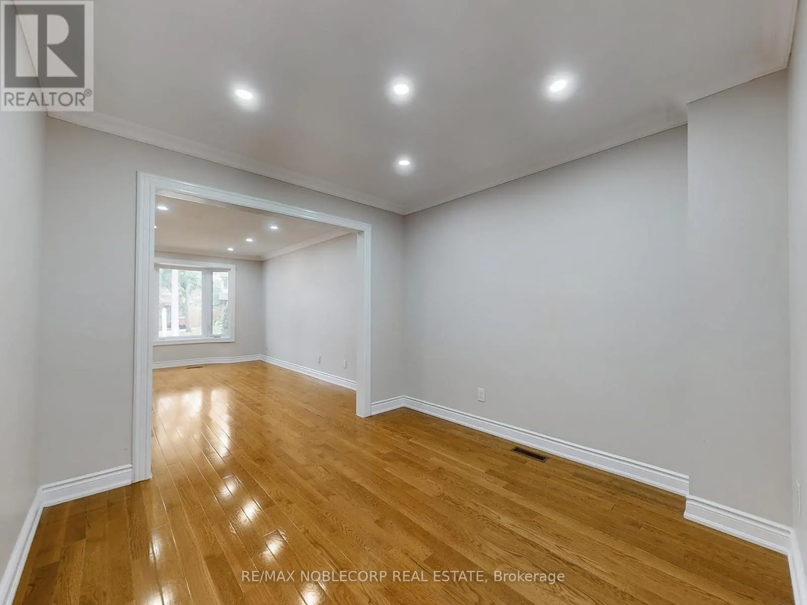 892 SWEETWATER CRESCENT