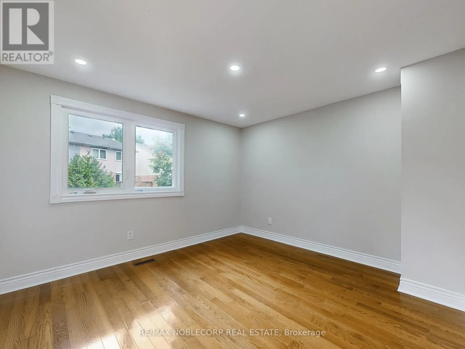892 SWEETWATER CRESCENT