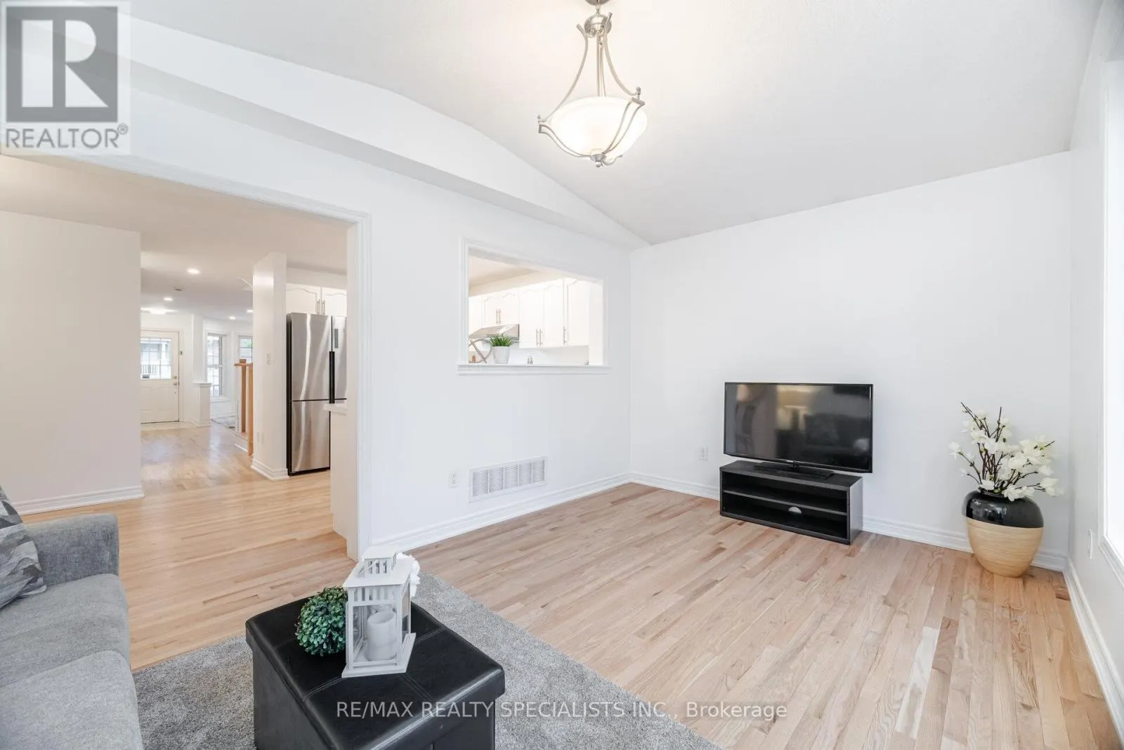 238 GIDDINGS CRESCENT