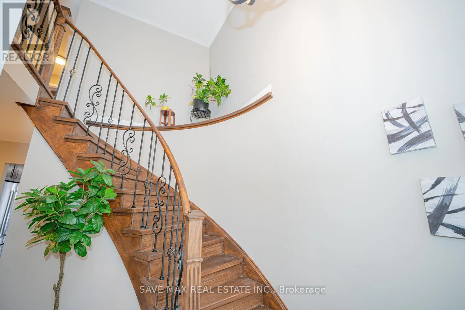 82 BELMONT BOULEVARD