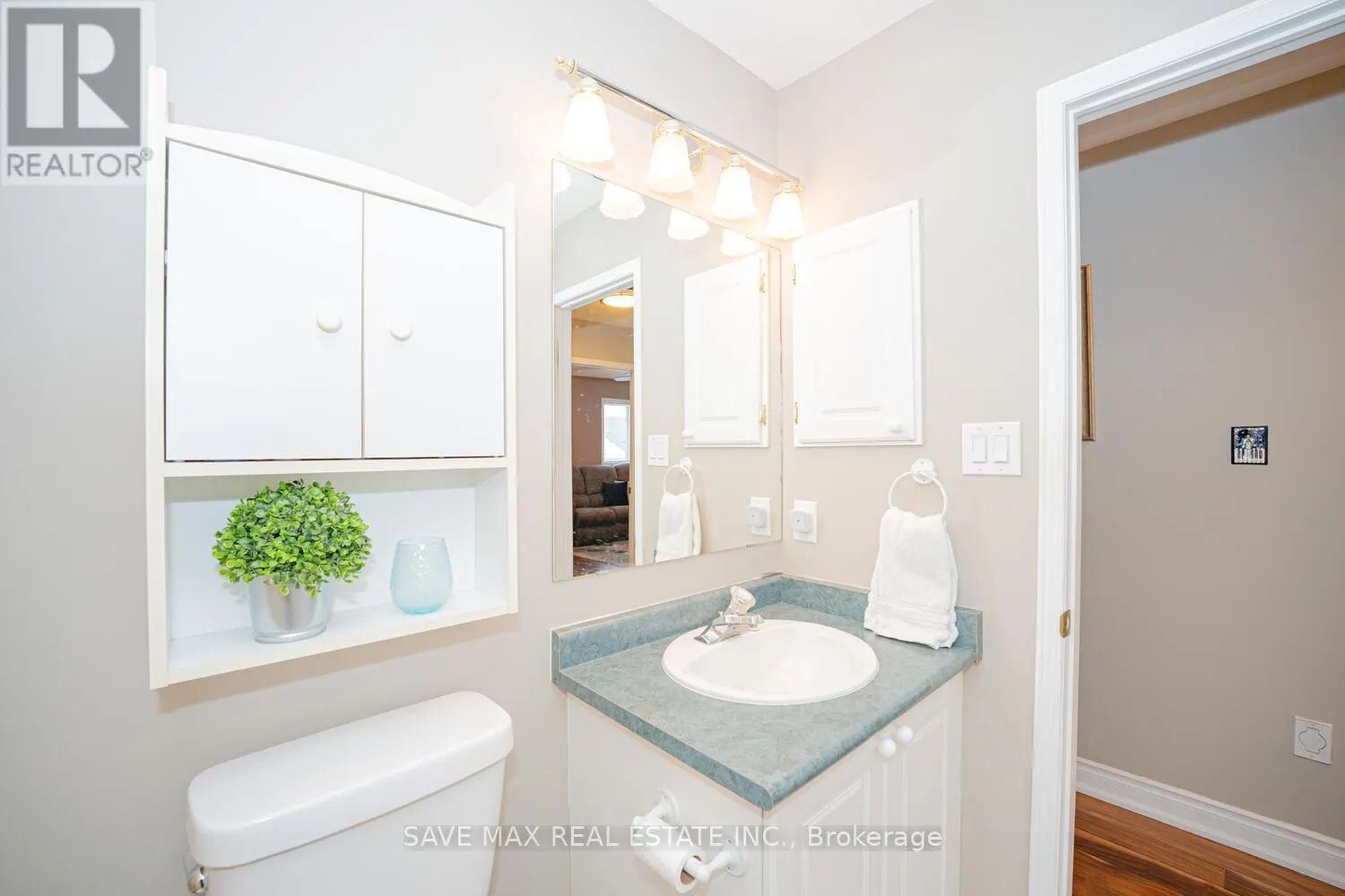 82 BELMONT BOULEVARD
