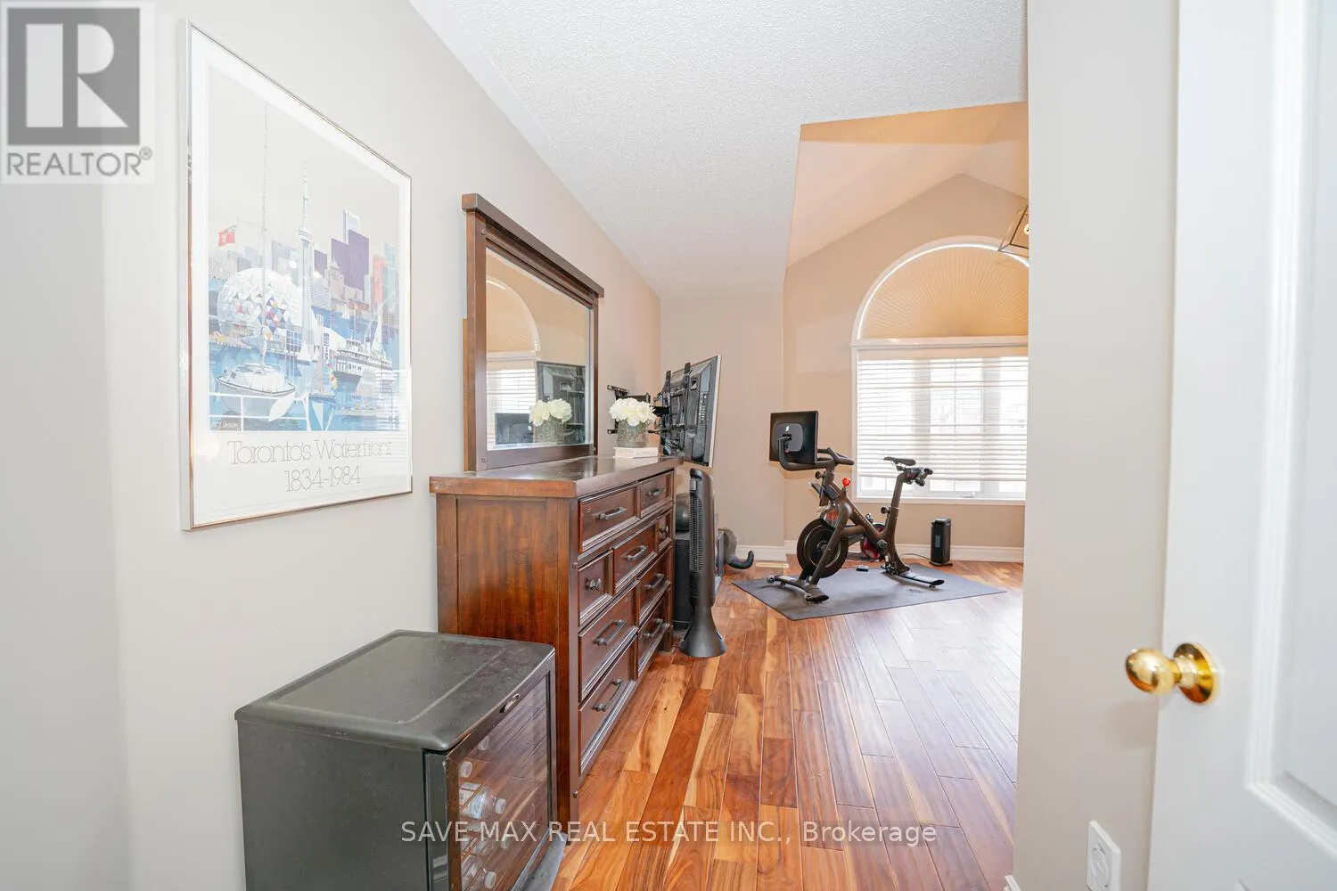 82 BELMONT BOULEVARD
