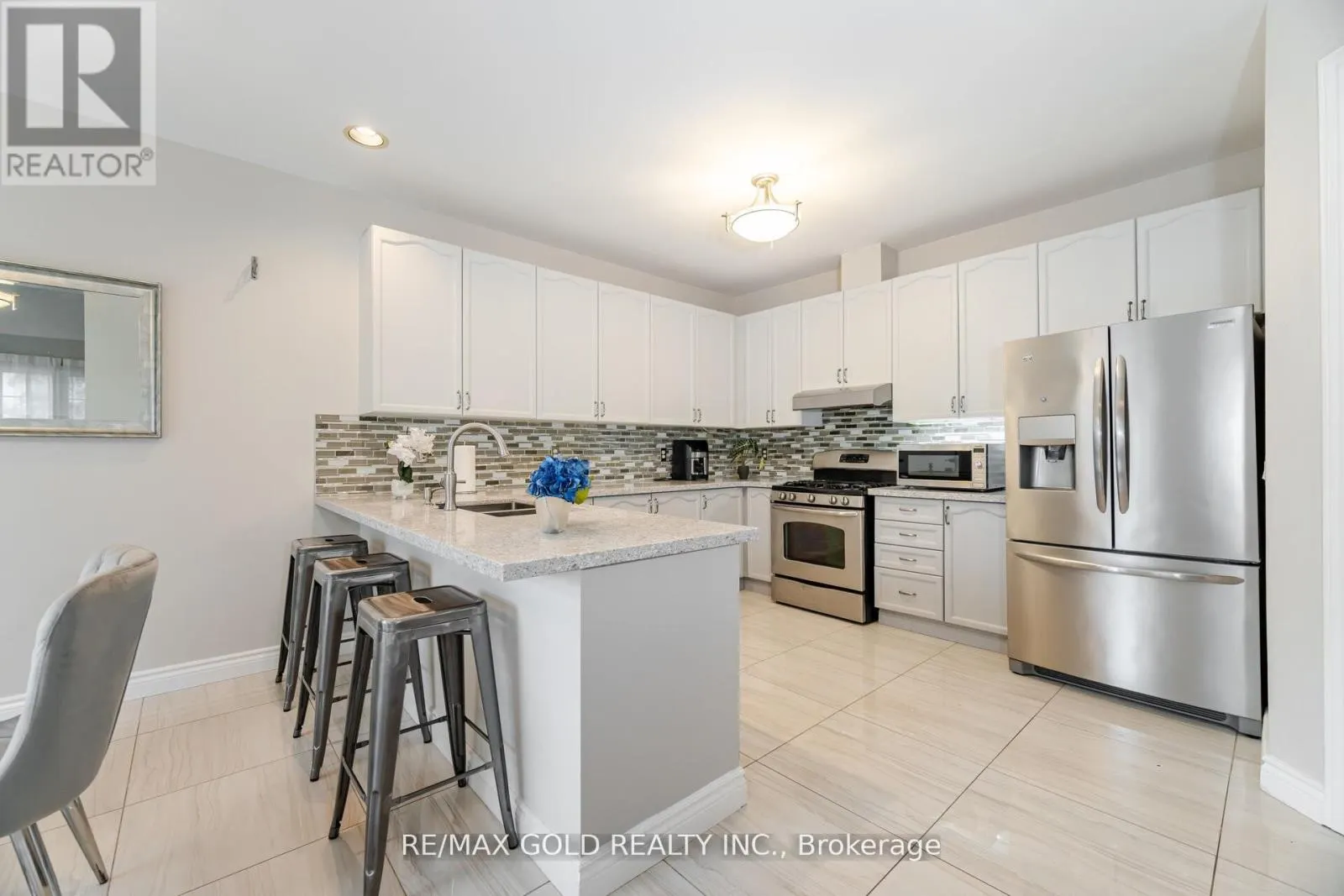 14 MARTINEAU ROAD