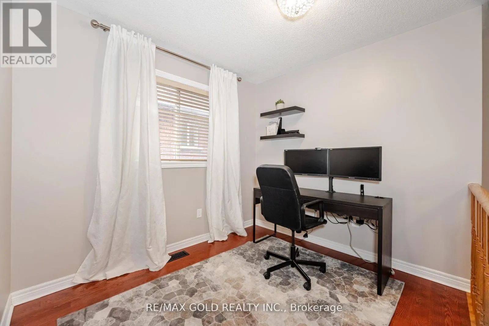 14 MARTINEAU ROAD