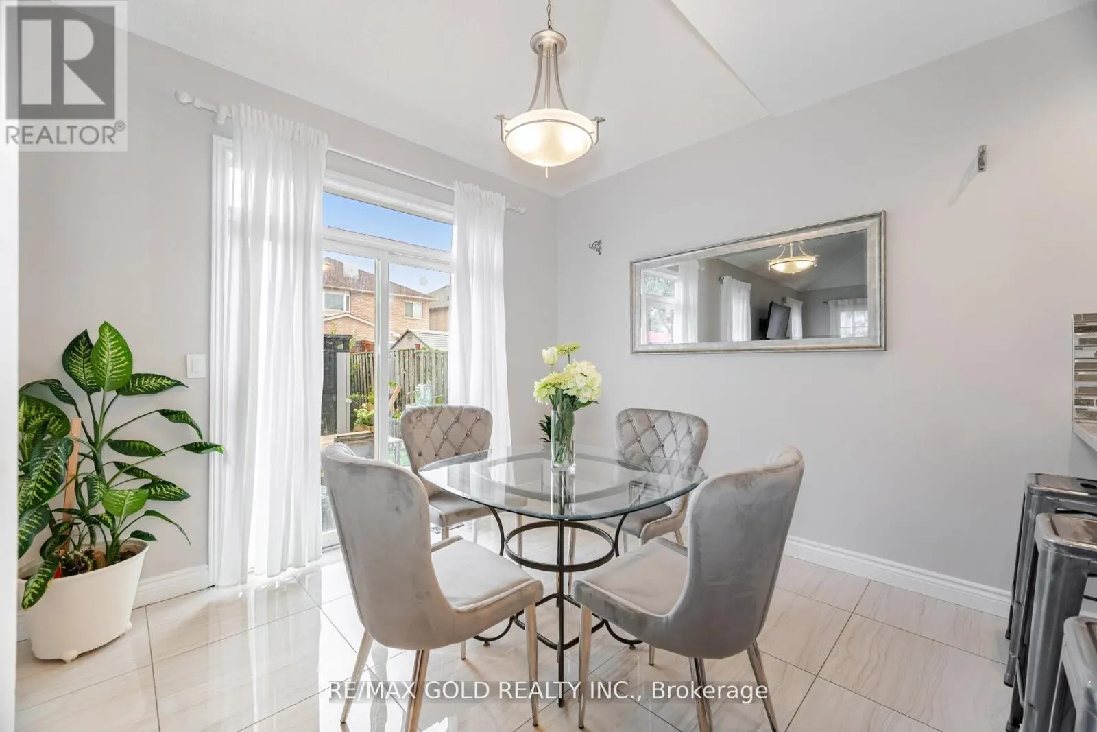 14 MARTINEAU ROAD