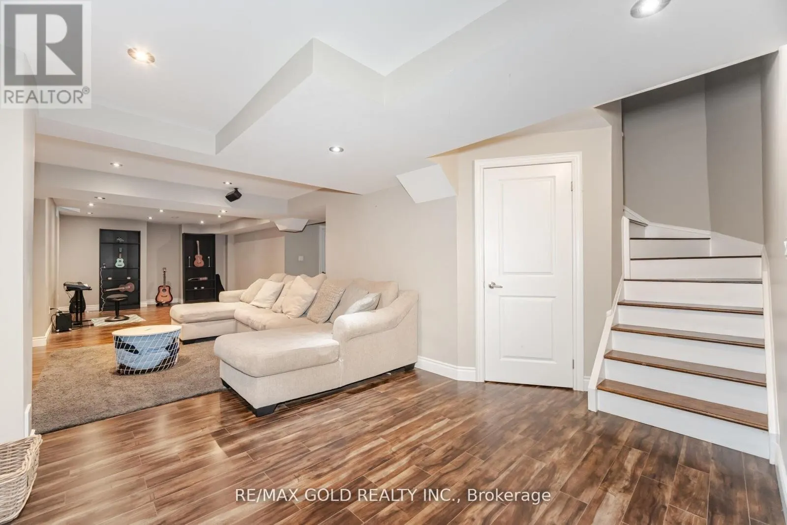 14 MARTINEAU ROAD