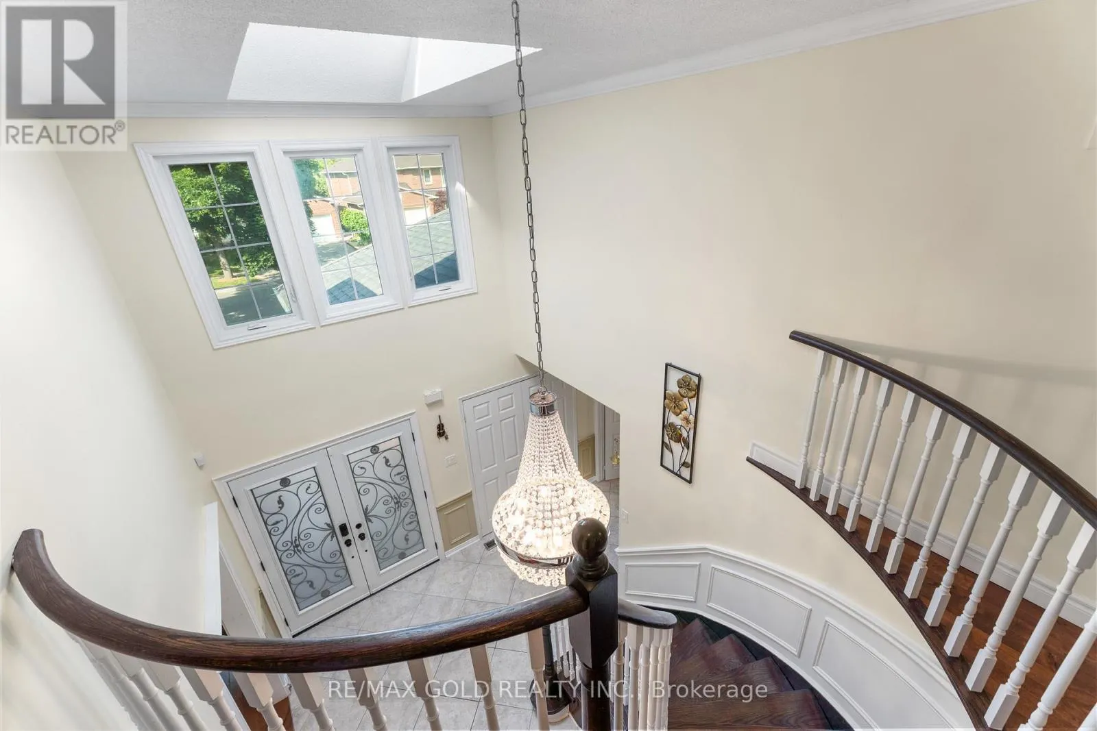 66 BARR CRESCENT