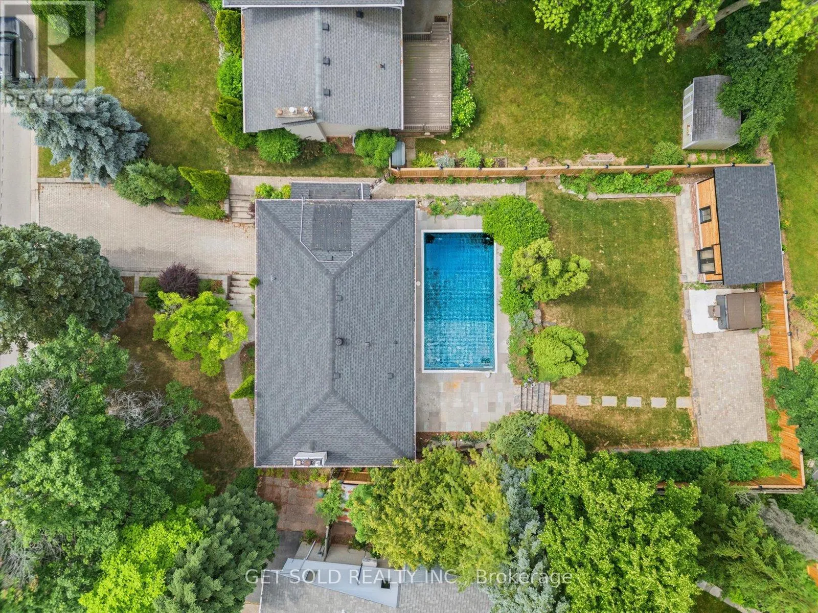 521 GRAND BOULEVARD