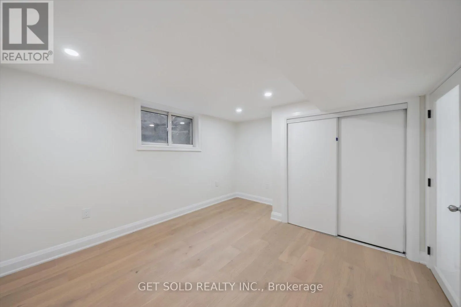 521 GRAND BOULEVARD