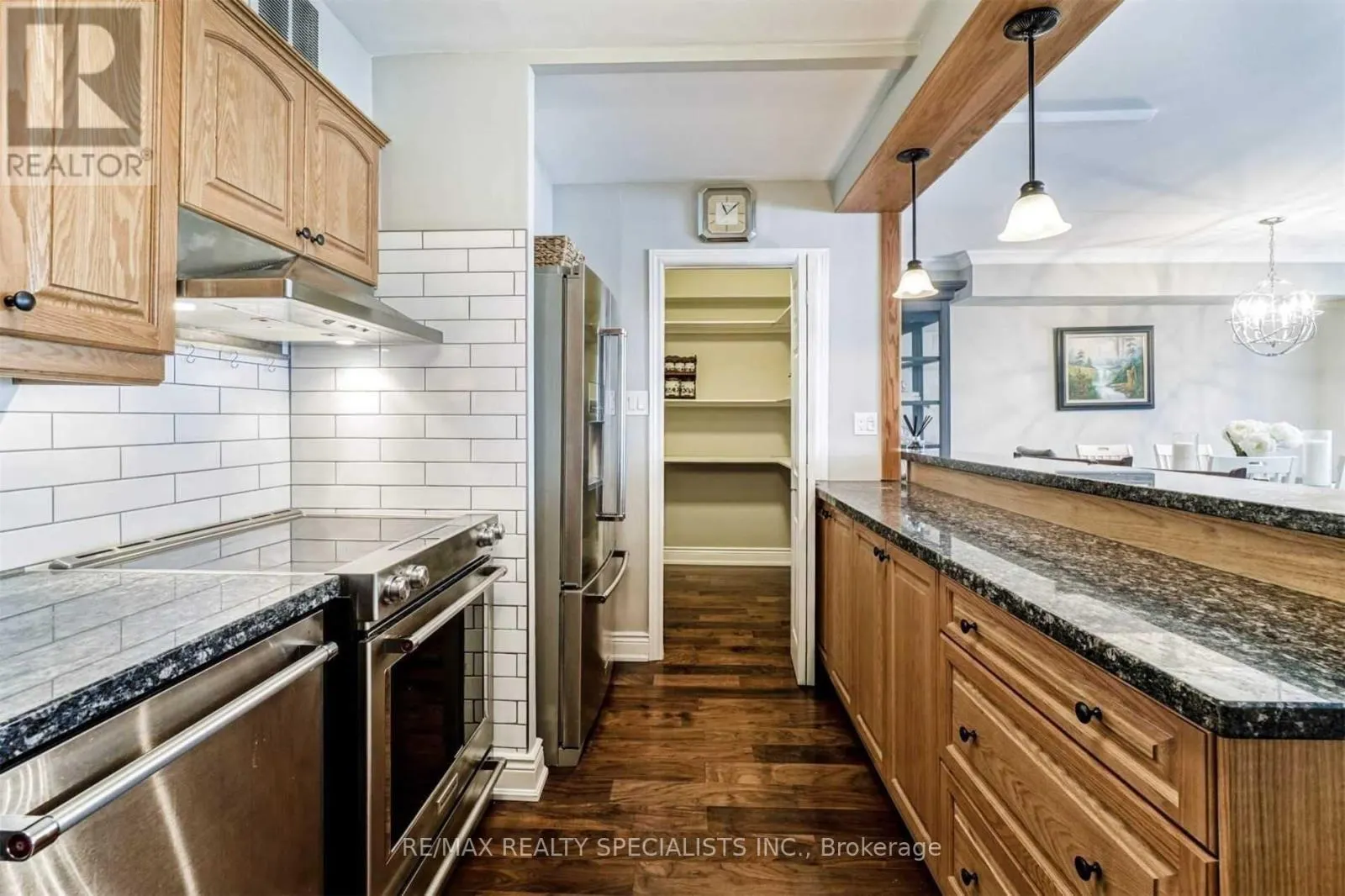 203 - 50 ELM DRIVE E