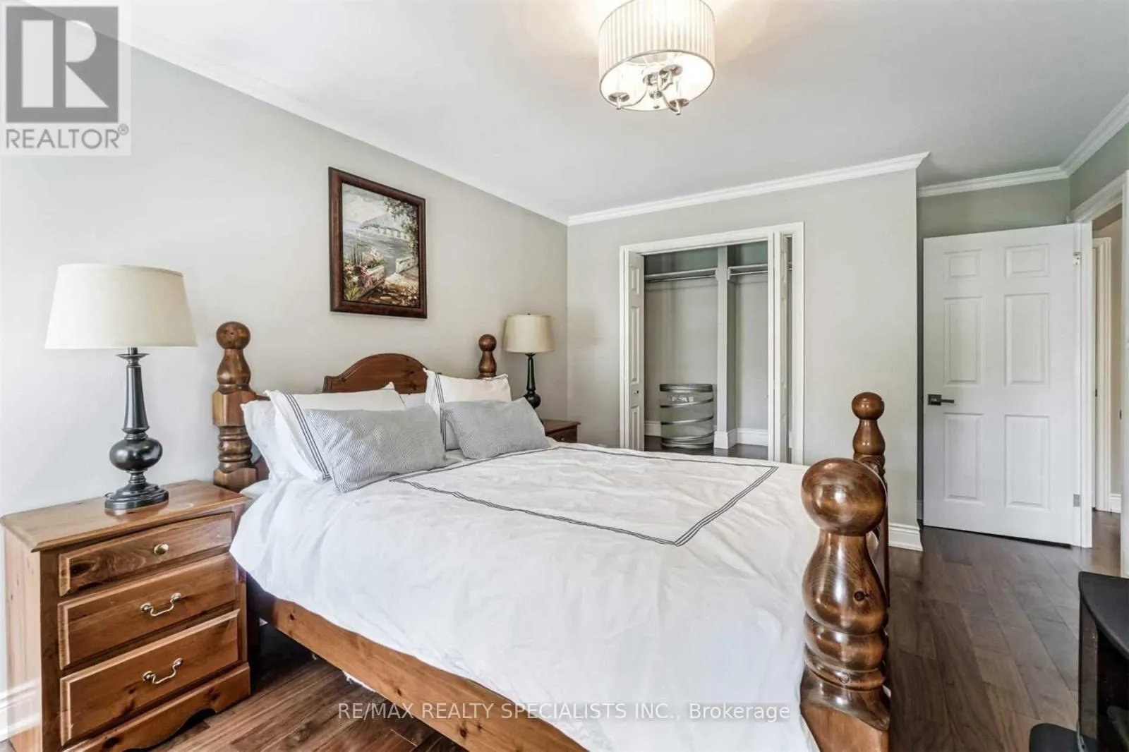 203 - 50 ELM DRIVE E