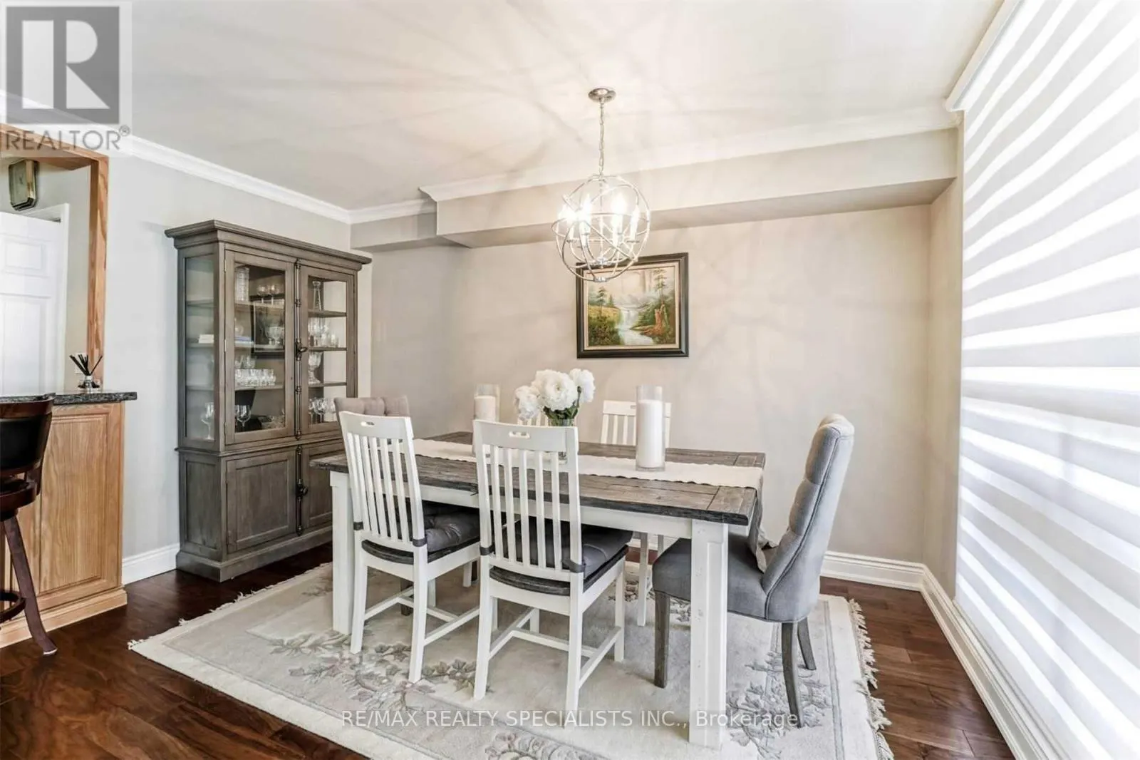 203 - 50 ELM DRIVE E