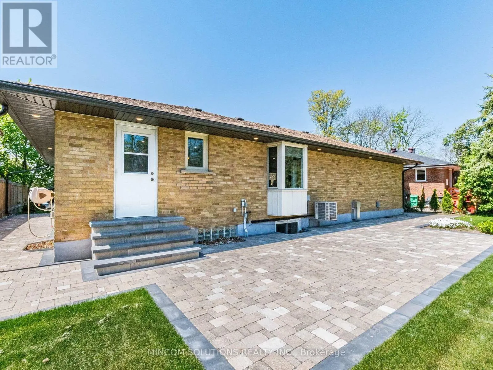 37 SUBURBAN DRIVE