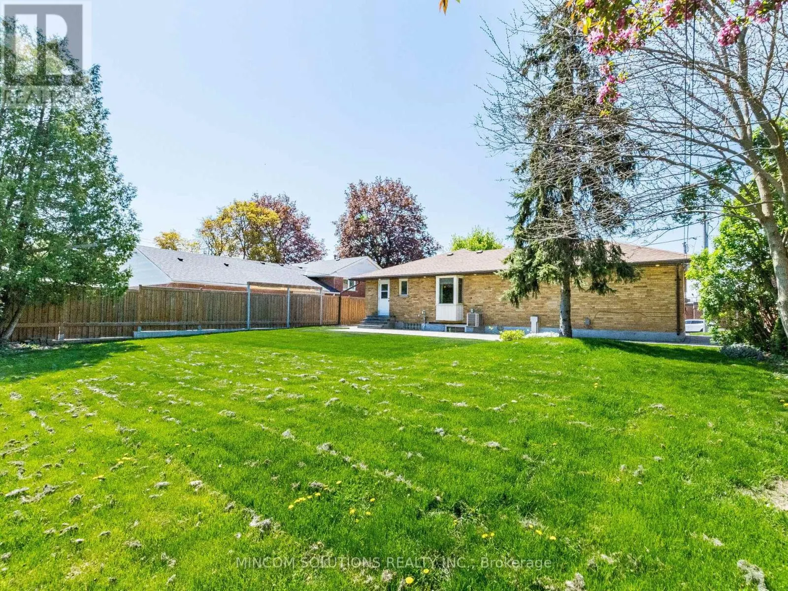 37 SUBURBAN DRIVE