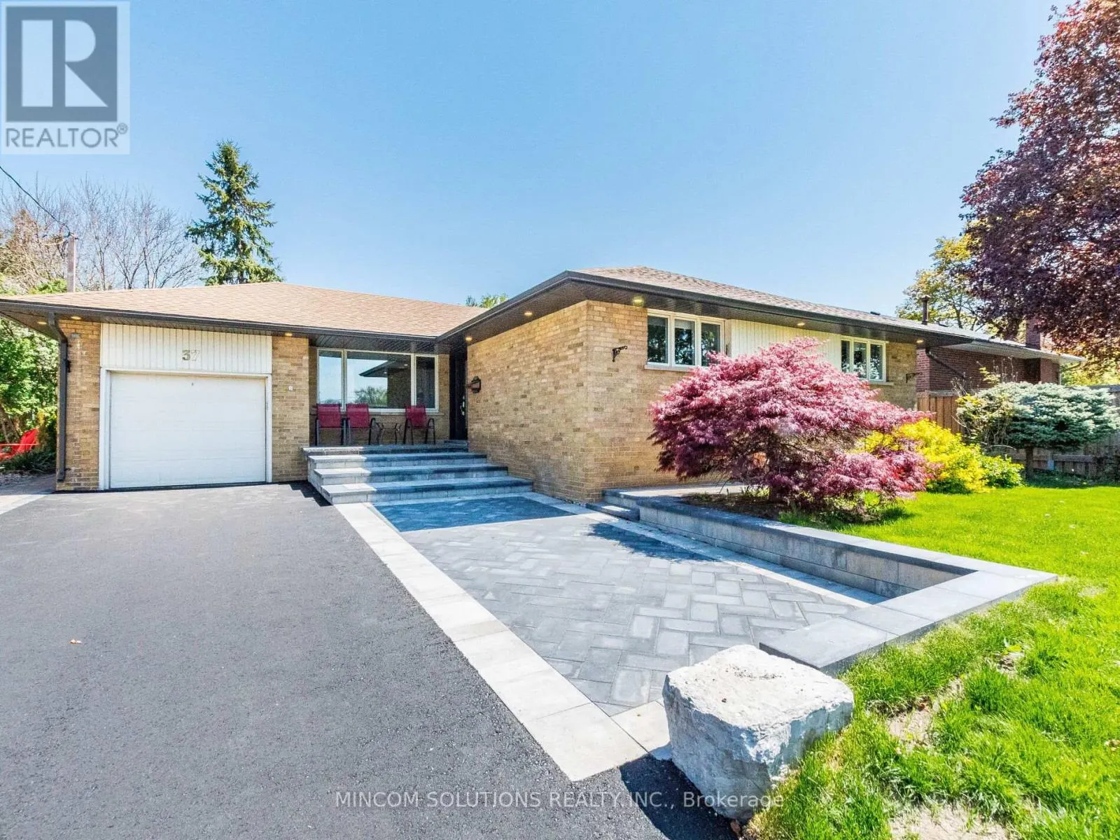 37 SUBURBAN DRIVE