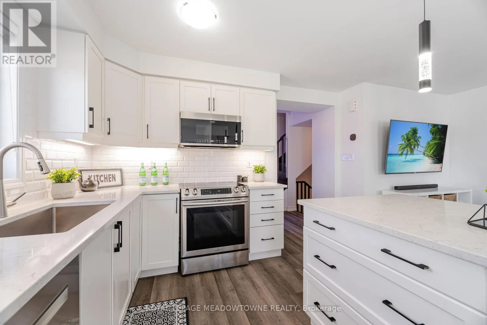 898 CACTUS POINT