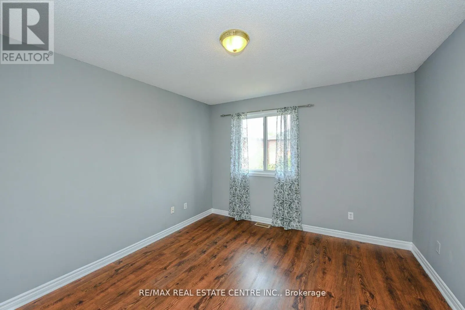 2155 PEACHTREE LANE
