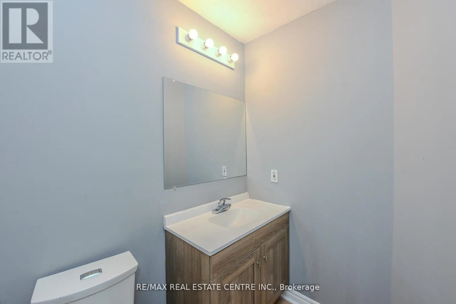 2155 PEACHTREE LANE