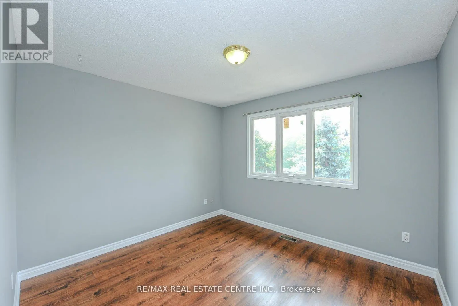 2155 PEACHTREE LANE