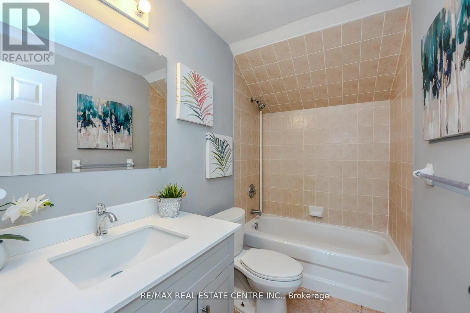 2155 PEACHTREE LANE
