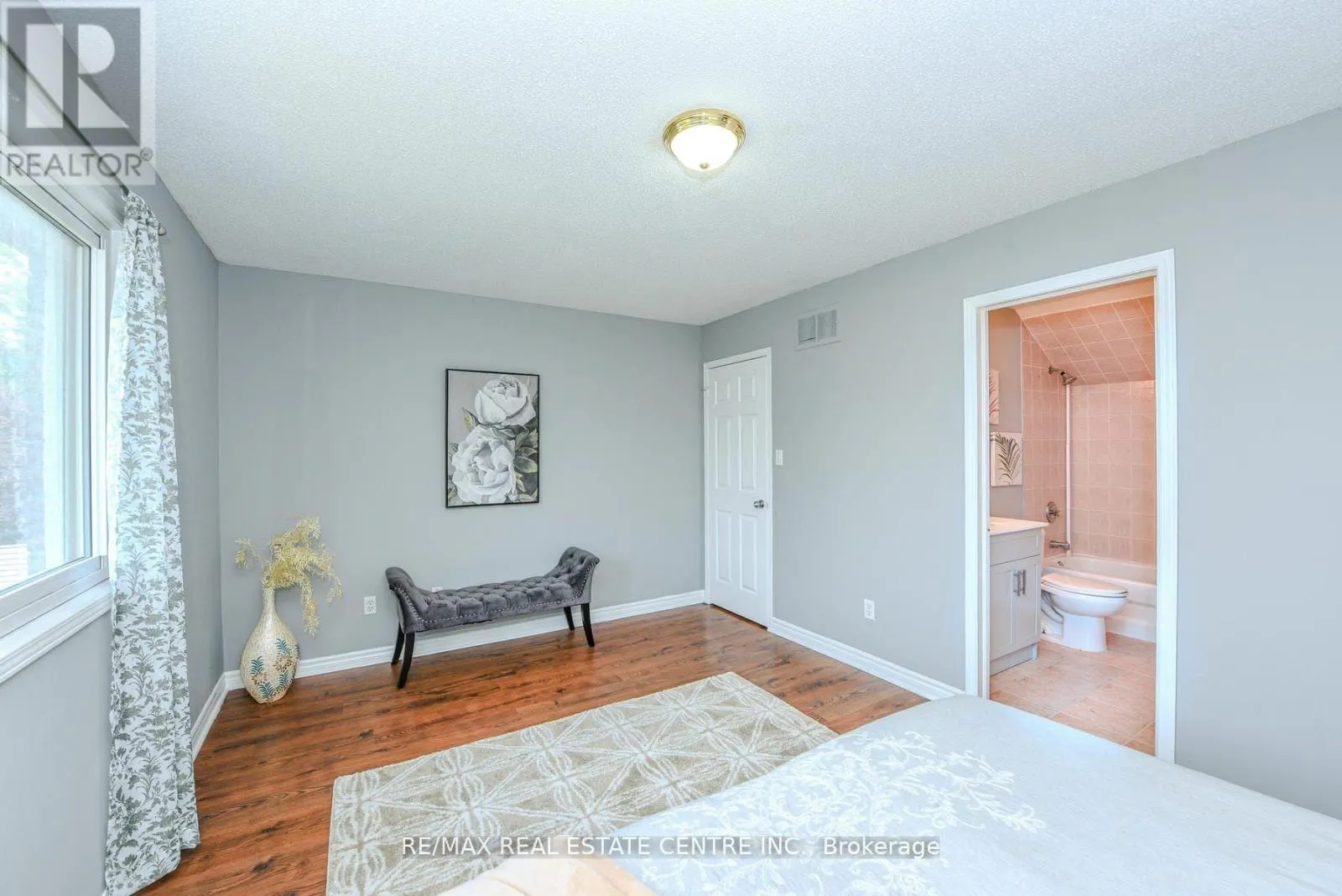 2155 PEACHTREE LANE