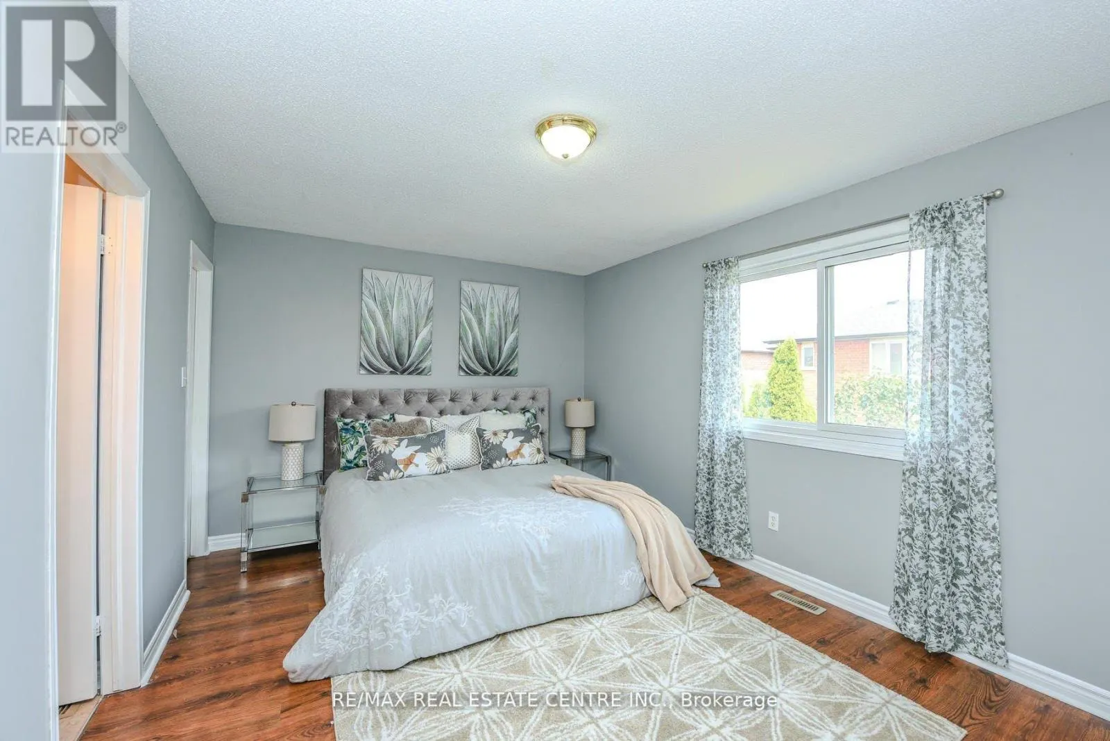 2155 PEACHTREE LANE