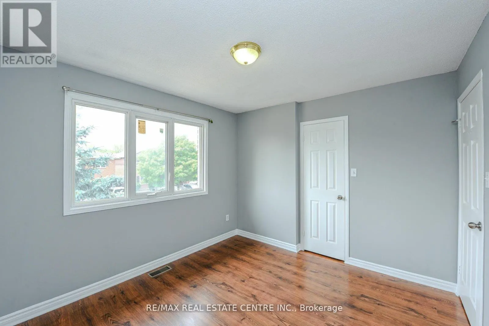 2155 PEACHTREE LANE