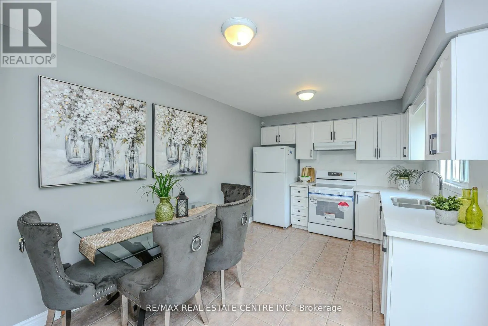 2155 PEACHTREE LANE