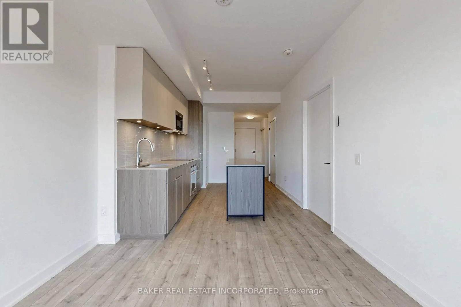 815 - 220 MISSINNIHE WAY