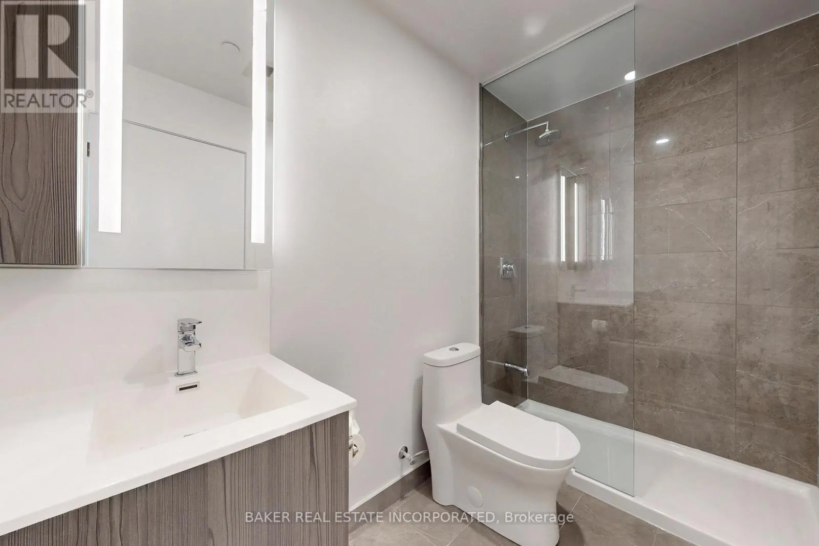 815 - 220 MISSINNIHE WAY