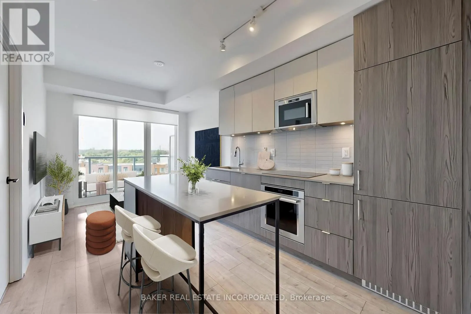 815 - 220 MISSINNIHE WAY