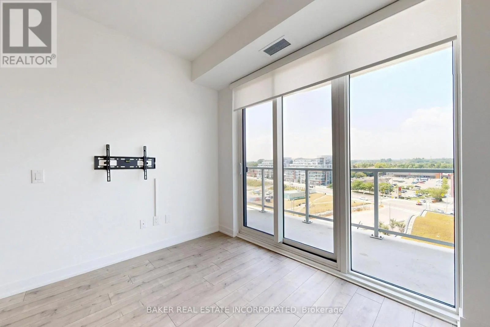815 - 220 MISSINNIHE WAY