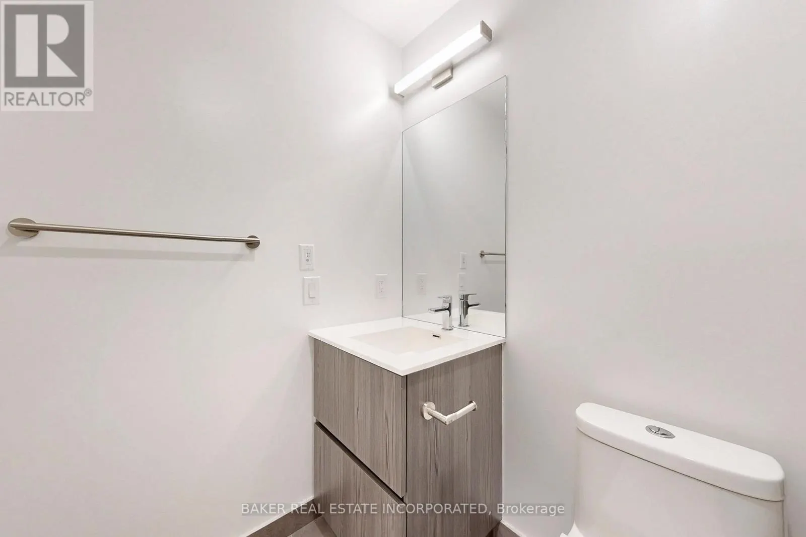 815 - 220 MISSINNIHE WAY