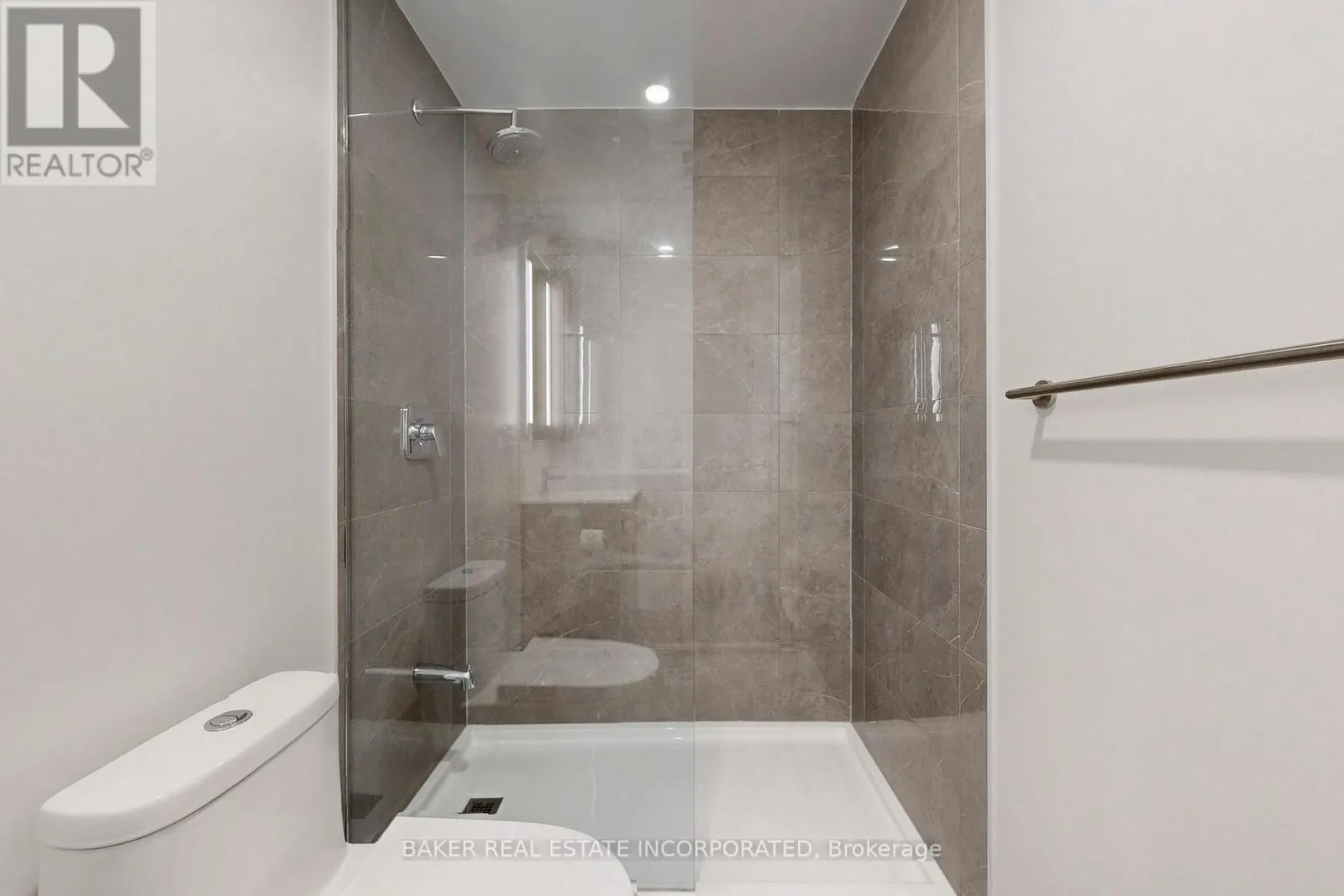 815 - 220 MISSINNIHE WAY