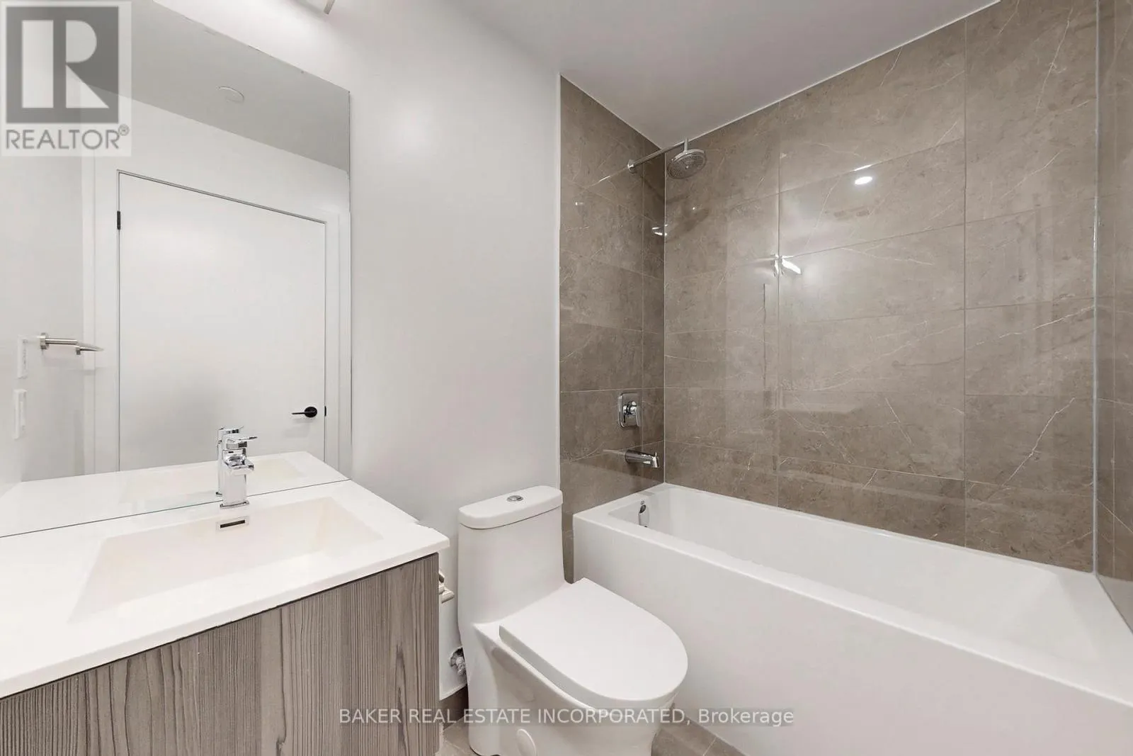 815 - 220 MISSINNIHE WAY