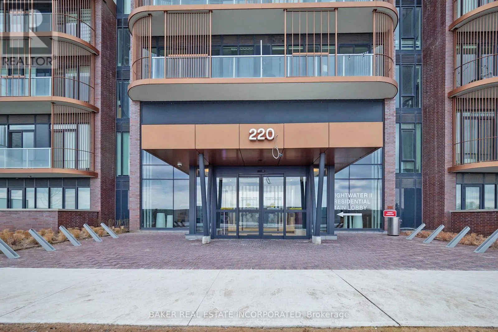 815 - 220 MISSINNIHE WAY
