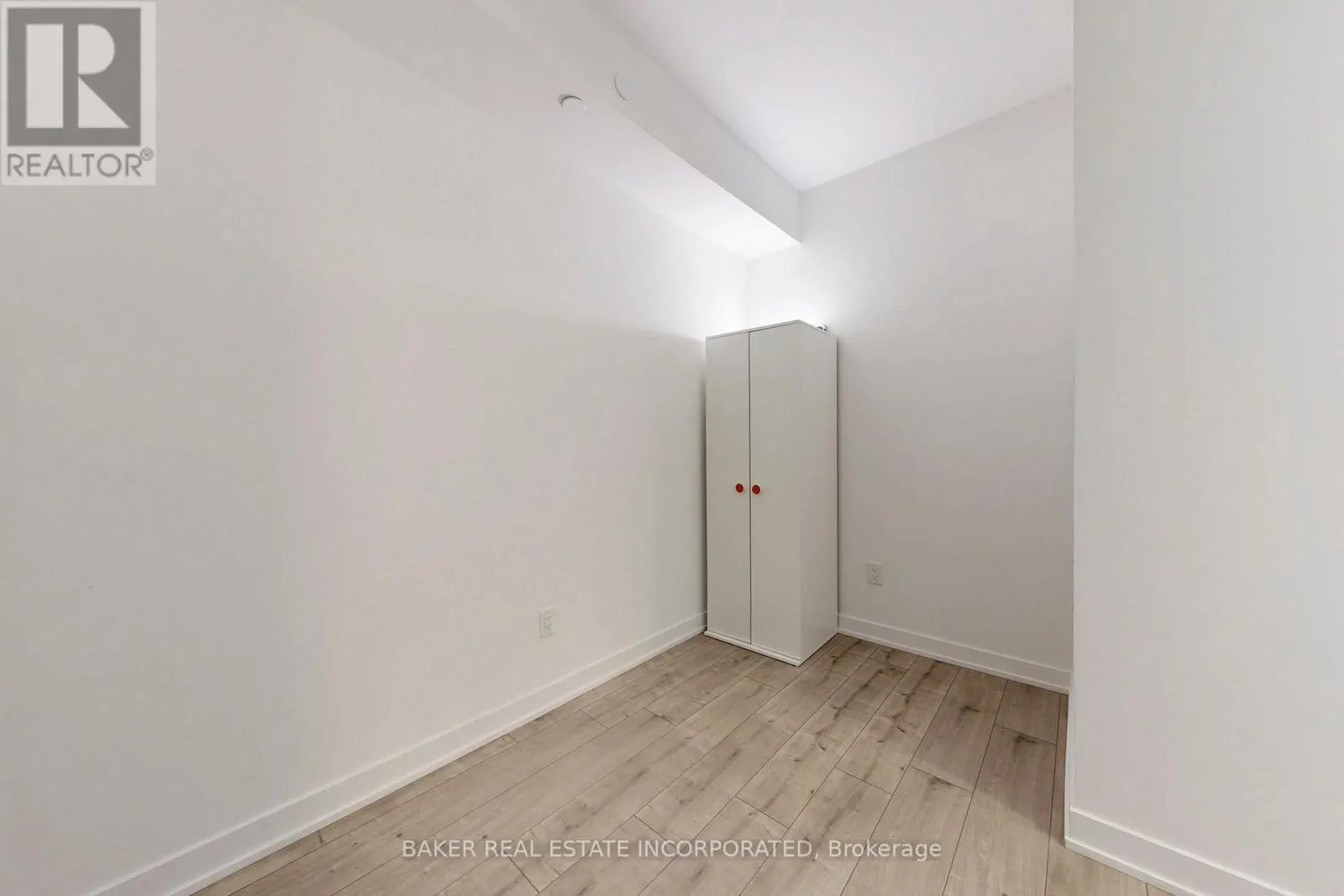 815 - 220 MISSINNIHE WAY