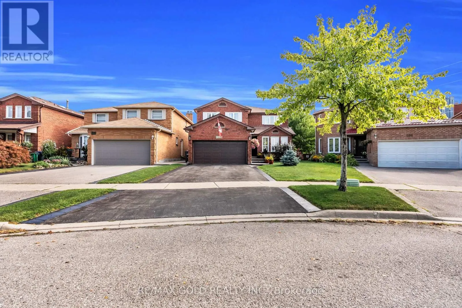 552 FARWELL CRESCENT