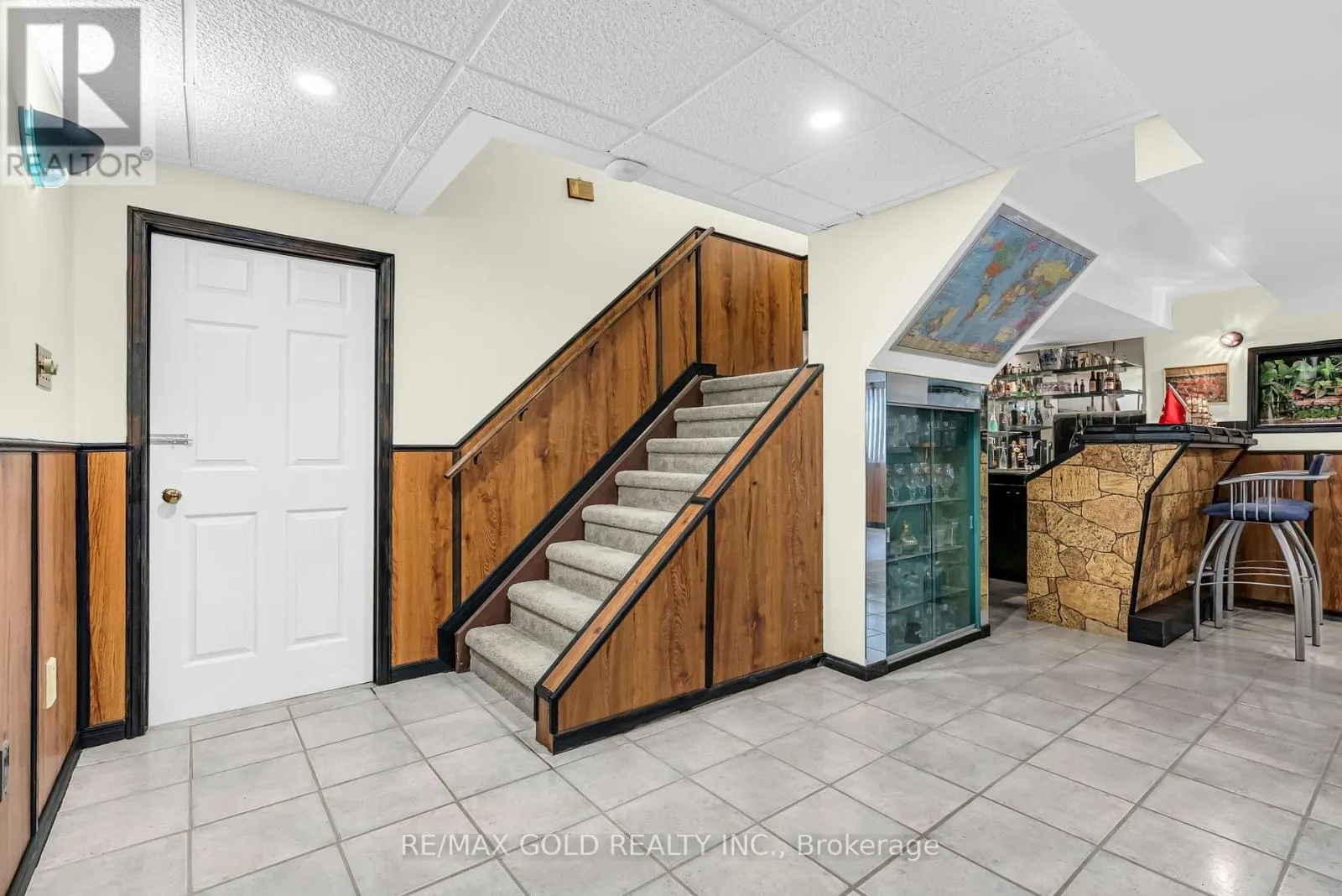 552 FARWELL CRESCENT