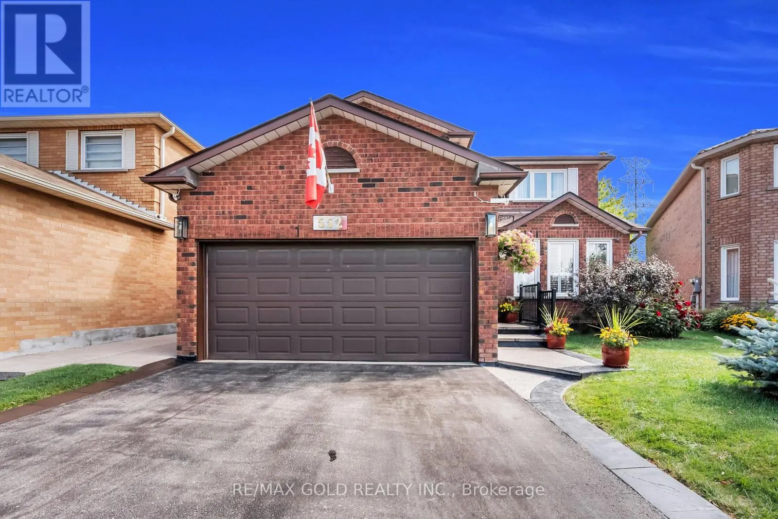 552 FARWELL CRESCENT