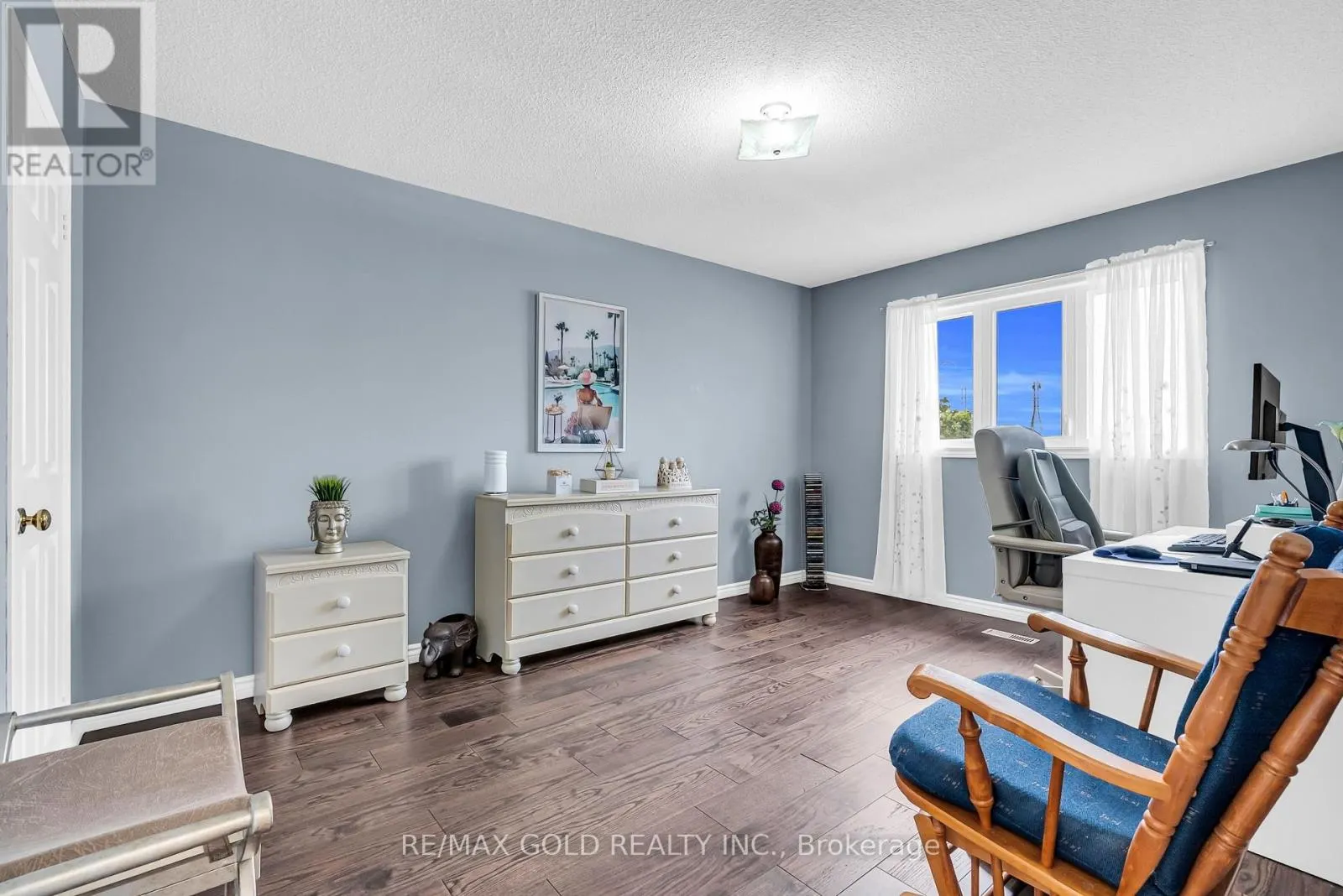 552 FARWELL CRESCENT