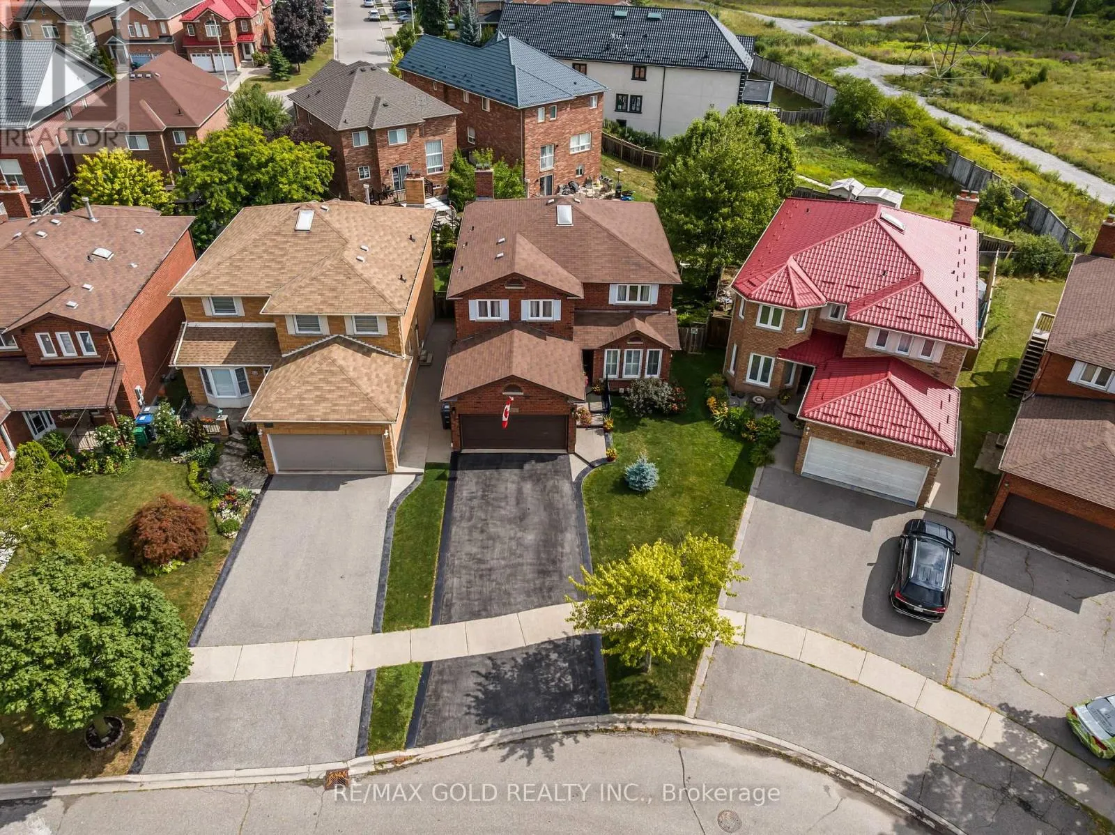 552 FARWELL CRESCENT