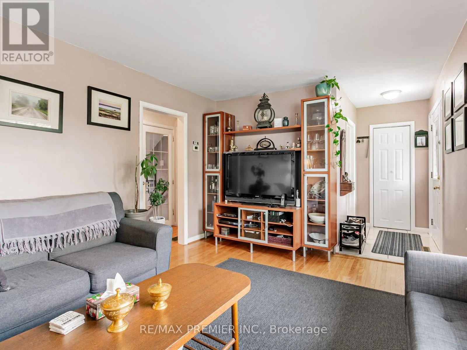 32 GENTHORN AVENUE