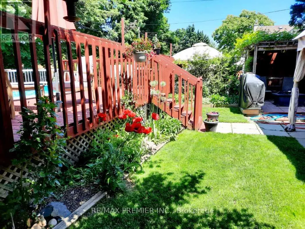 32 GENTHORN AVENUE