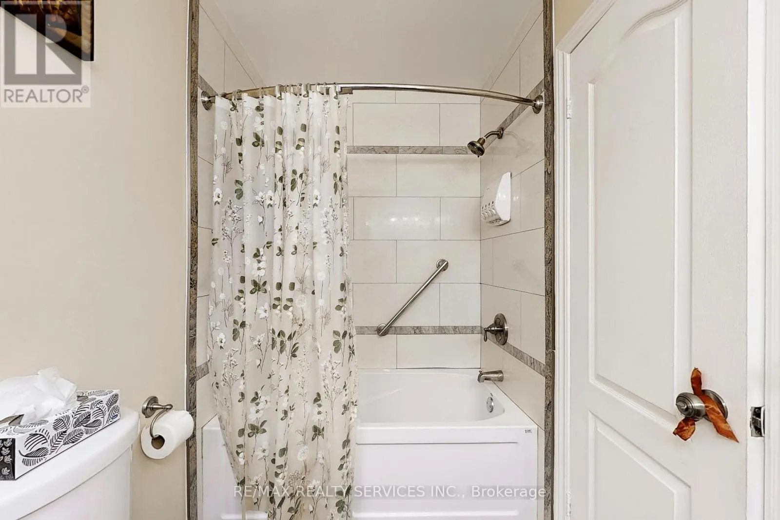 10 MINTON PLACE
