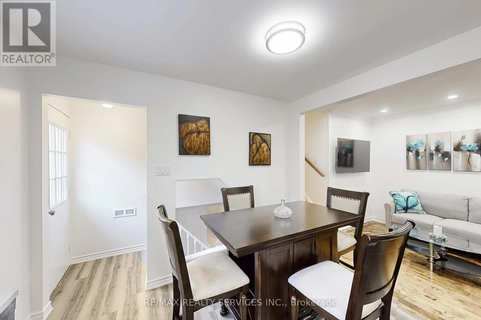 10 MINTON PLACE
