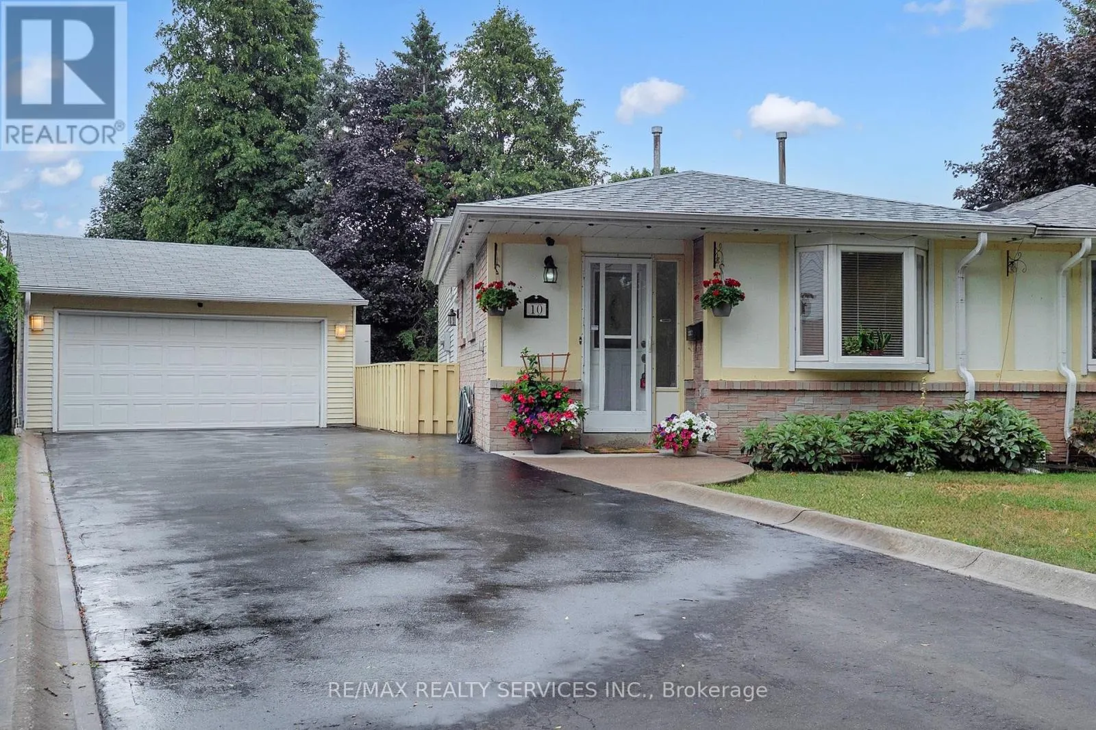 10 MINTON PLACE