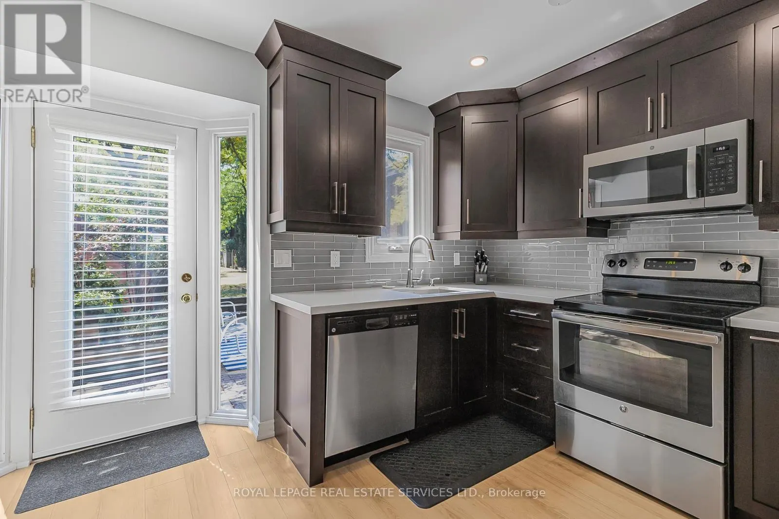 217 - 895 MAPLE AVENUE